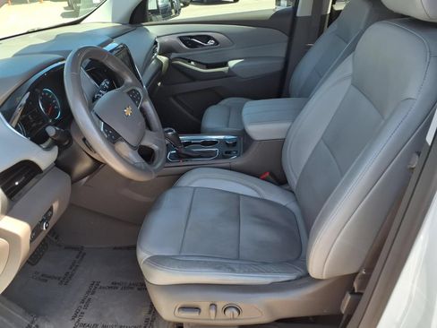 Used 2019 Chevrolet Traverse LT FWD image 16