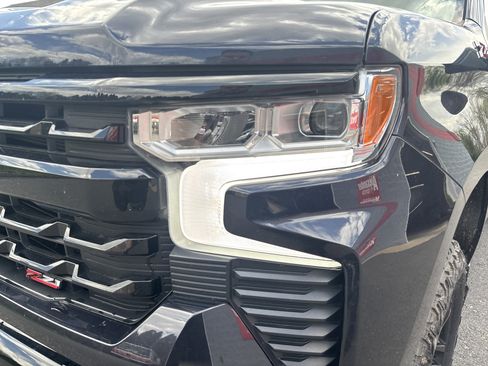 Used 2024 Chevrolet Silverado 1500 LT Trail Boss w/ Convenience Package II AWD/4WD image 9
