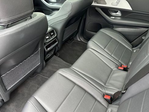 Used 2024 Mercedes-Benz GLS 450 4MATIC image 12