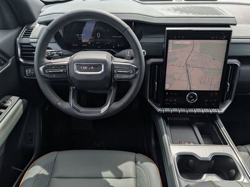 New 2026 GMC Acadia AT4 w/ LPO, Floor Liner Package AWD/4WD image 9