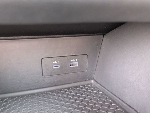 Used 2025 Nissan Pathfinder SV FWD image 19