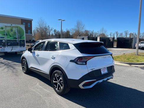 Used 2025 Kia Sportage EX image 5