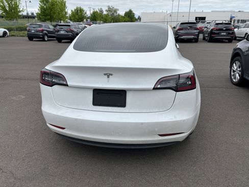 Used 2019 Tesla Model 3 Mid Range RWD image 4