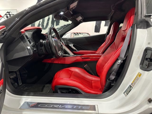 Used 2015 Chevrolet Corvette Z06 w/ 3LZ Preferred Equipment Group RWD image 9