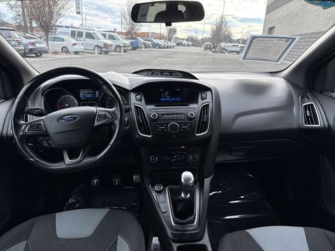 Used 2017 Ford Focus ST image 11