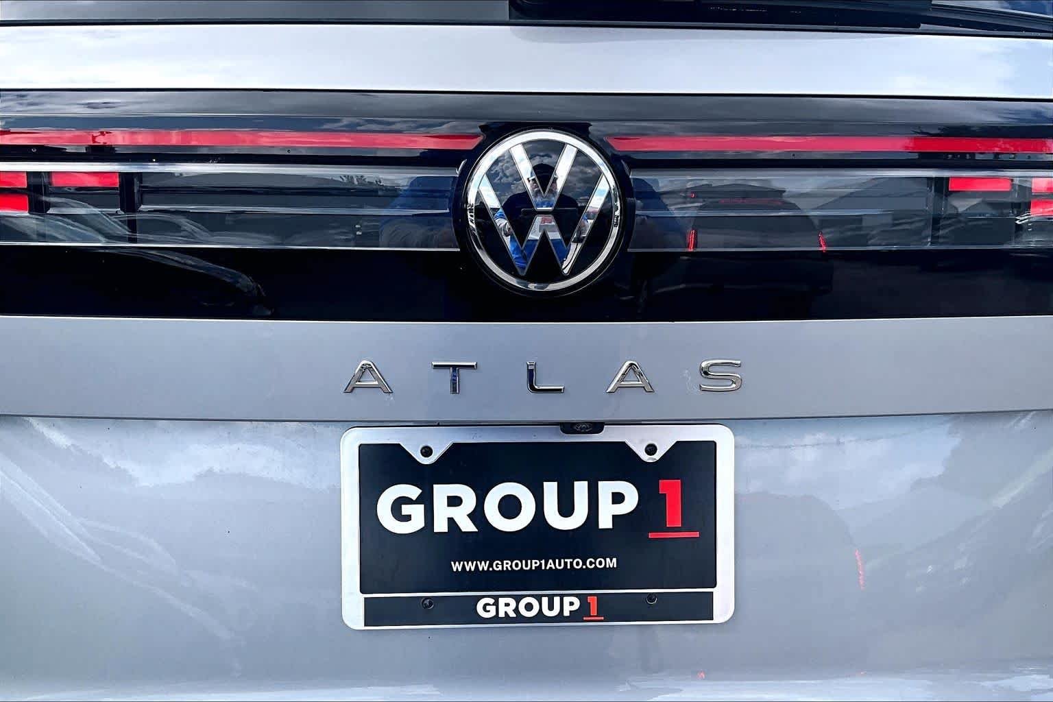 New 2027 Volkswagen Atlas SE FWD image 15