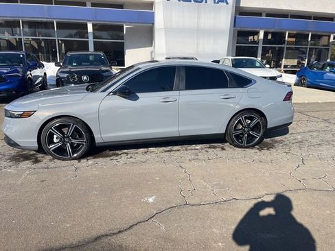 Used 2025 Honda Accord Sport image 43