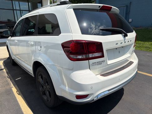 Used 2020 Dodge Journey Crossroad FWD image 3