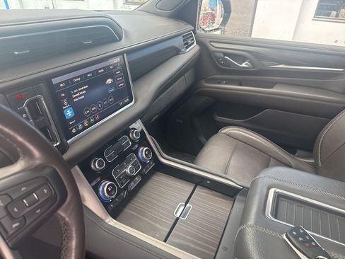 Used 2021 GMC Yukon Denali w/ Advanced Technology Package image 34