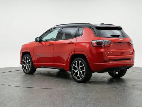 Used 2025 Jeep Compass Limited AWD/4WD image 6
