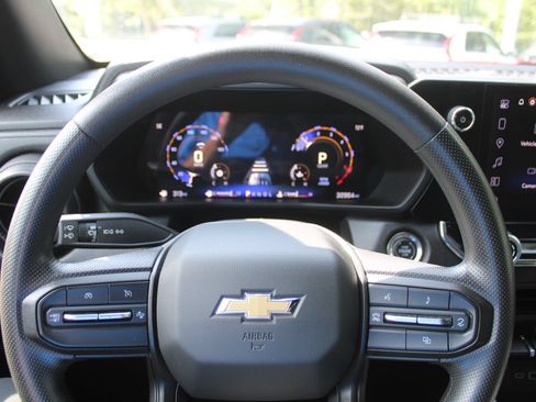 Used 2024 Chevrolet Colorado W/T w/ Technology Package RWD image 27