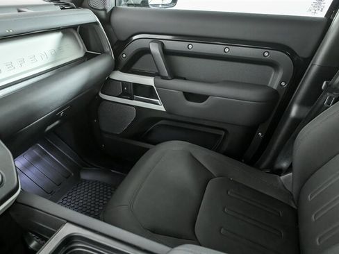 Used 2021 Land Rover Defender 110 image 35