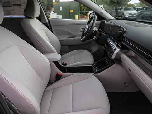 New 2025 Hyundai Kona SEL image 17