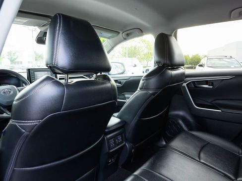 Certified 2021 Toyota RAV4 XLE FWD image 26