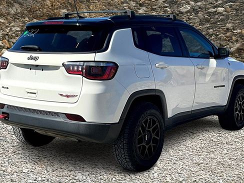 Used 2018 Jeep Compass Trailhawk image 2