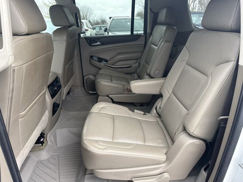 Used 2018 GMC Yukon XL SLT w/ Premium Edition image 11