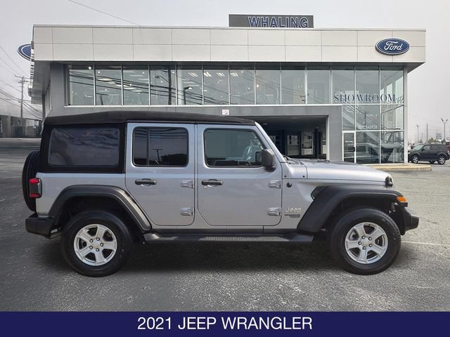 Used 2021 Jeep Wrangler Unlimited Sport AWD/4WD image 9