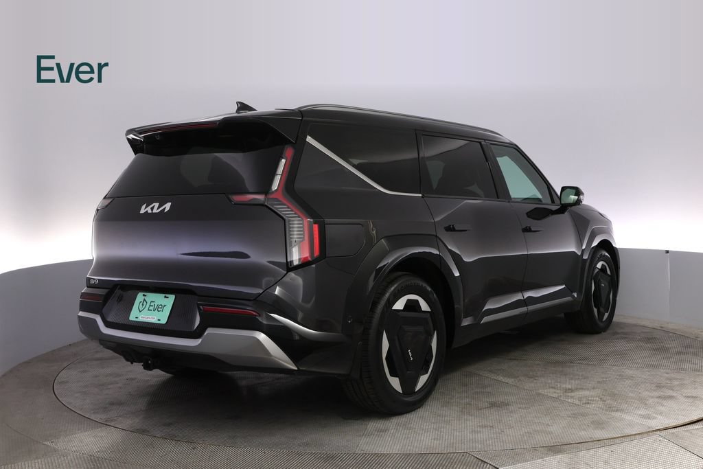 Used 2024 Kia EV9 Land AWD/4WD image 3