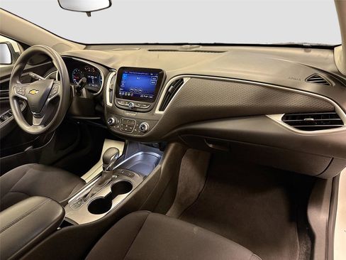 Used 2024 Chevrolet Malibu LT image 28