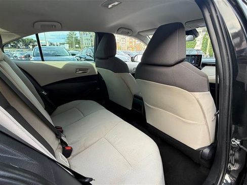 Used 2021 Toyota Corolla LE FWD image 18