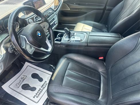 Used 2019 BMW 740i xDrive AWD/4WD image 11