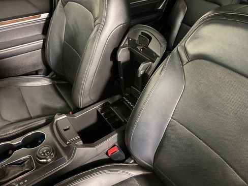 Used 2018 Ford Explorer Limited image 30