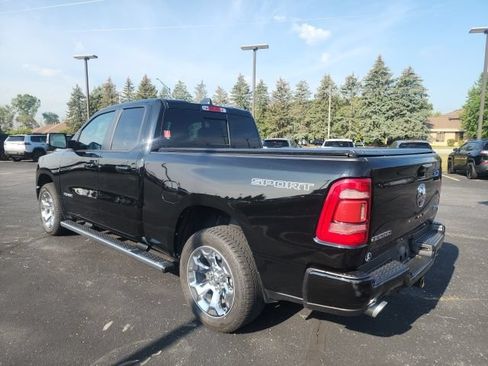 Used 2022 RAM 1500 Big Horn AWD/4WD image 3