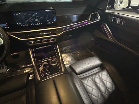 Used 2024 BMW X6 xDrive40i w/ Premium Package image 11