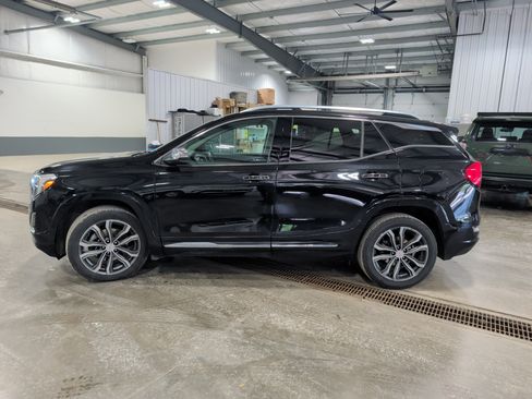 Used 2018 GMC Terrain Denali w/ Advanced Safety Package AWD/4WD image 5