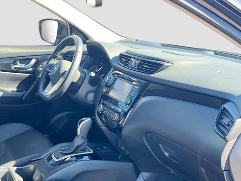 Used 2022 Nissan Rogue Sport SL w/ Premium Package FWD image 31