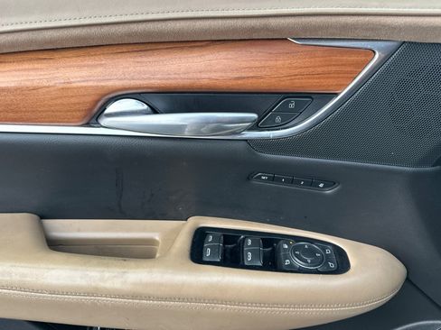 Used 2019 Cadillac XT5 Platinum image 11