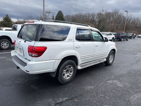Used 2006 Toyota Sequoia SR5 image 5
