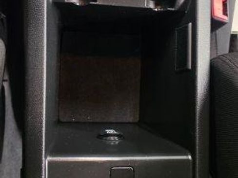 Used 2009 Pontiac G8 RWD image 25