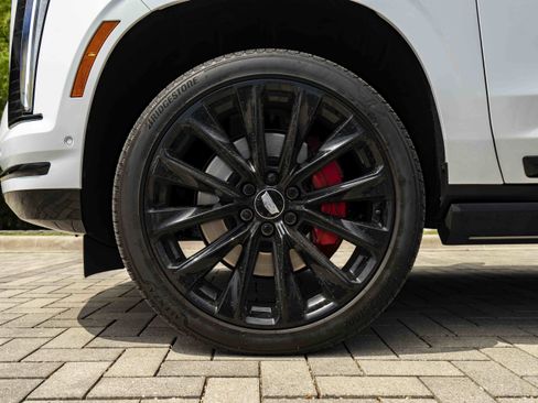 Used 2026 Cadillac Escalade Platinum Sport w/ LPO, ONYX Package AWD/4WD image 13
