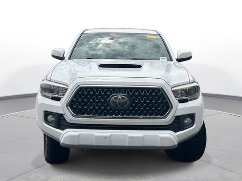Used 2019 Toyota Tacoma TRD Sport AWD/4WD image 3