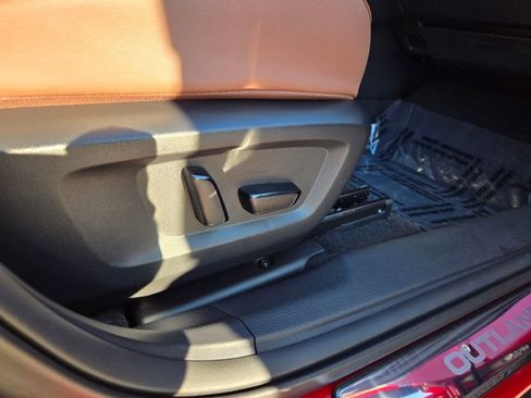 New 2026 Mitsubishi Outlander SEL image 5