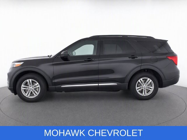 Used 2024 Ford Explorer XLT AWD/4WD image 7