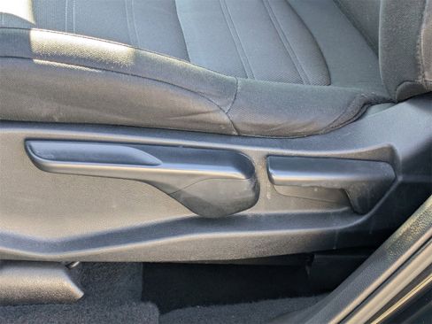 Used 2020 Honda CR-V LX image 19