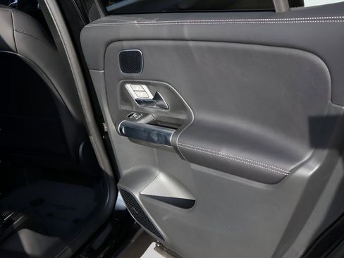 New 2026 Mercedes-Benz GLB 250 4MATIC image 17