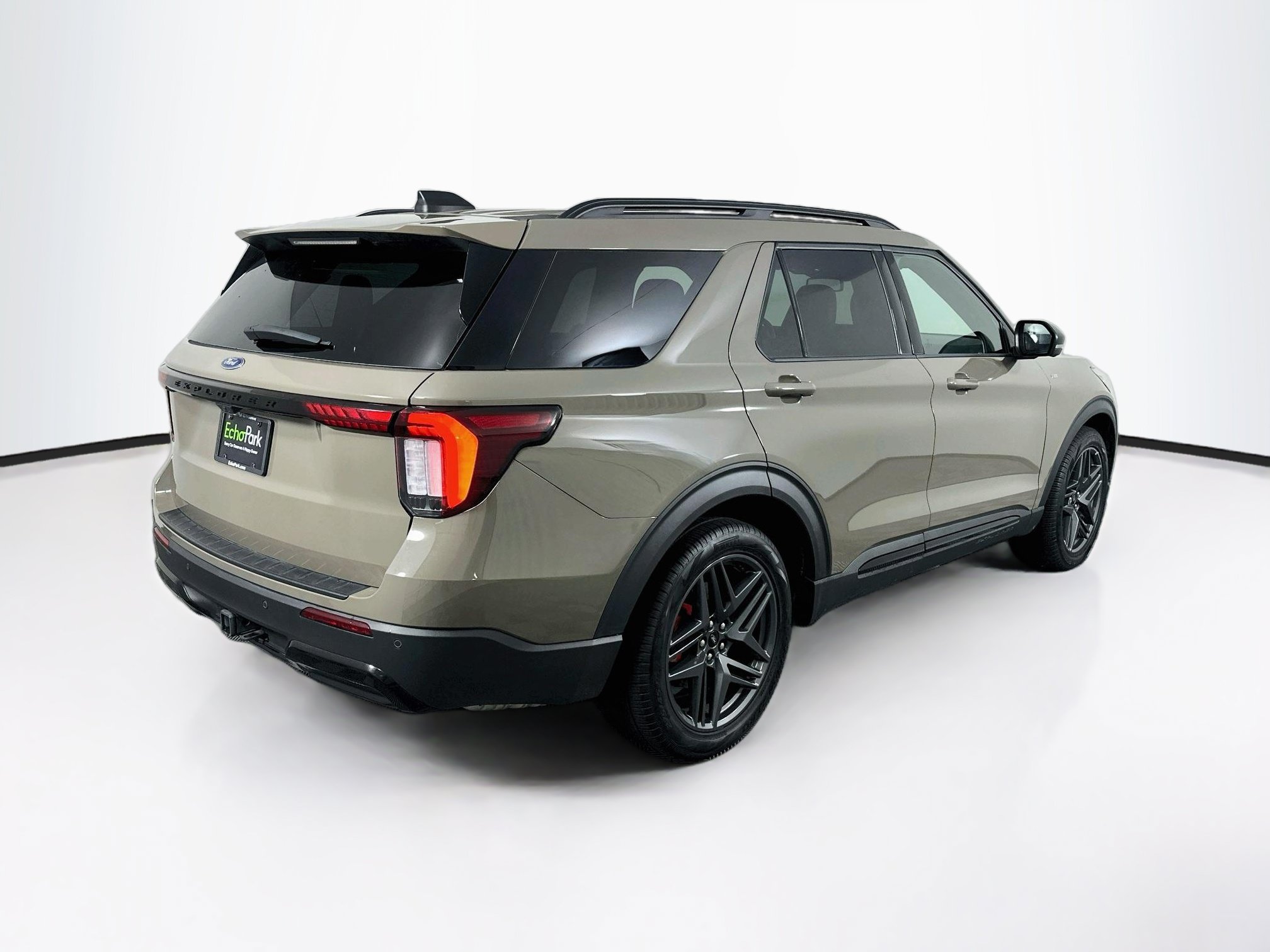 Used 2026 Ford Explorer ST-Line w/ ST-Line Street Pack RWD image 9