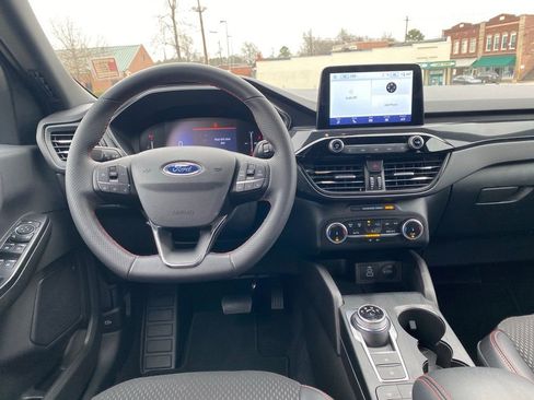 Used 2025 Ford Escape ST-Line image 13