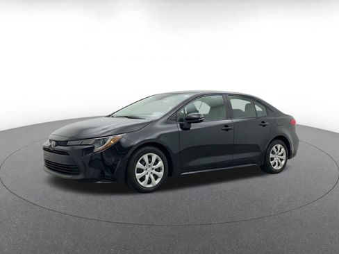 Used 2025 Toyota Corolla LE FWD image 3