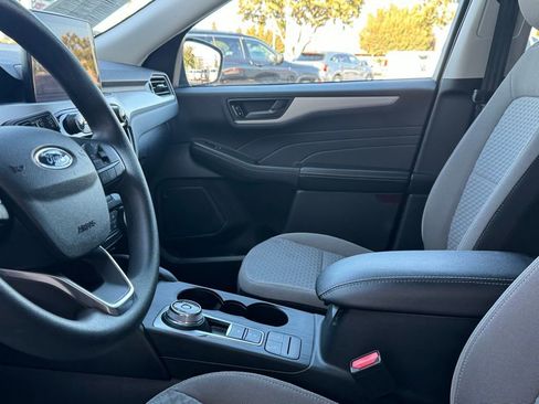Used 2022 Ford Escape SE image 14