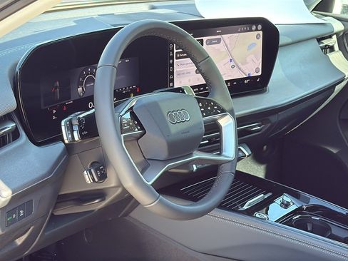 New 2026 Audi Q3 quattro 2.0T AWD/4WD image 9