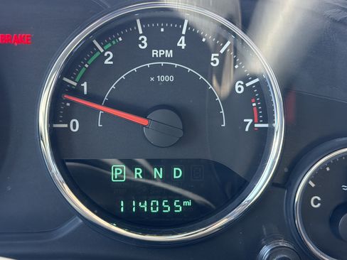 Used 2017 Jeep Wrangler Unlimited Sport AWD/4WD image 2
