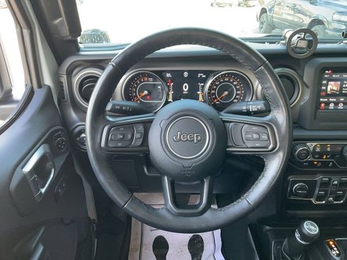 Used 2022 Jeep Gladiator Sport image 11