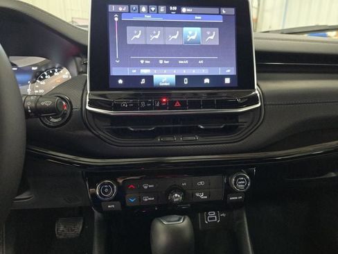 New 2026 Jeep Compass Latitude image 32