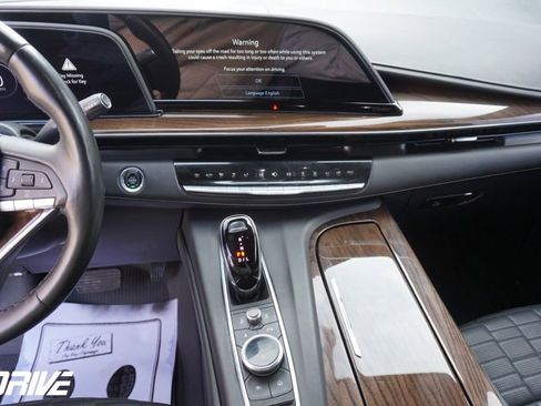 Used 2023 Cadillac Escalade ESV Sport Platinum w/ LPO, Floor Liner Package image 21