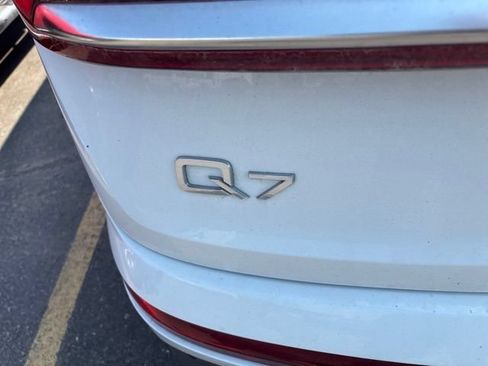 Used 2022 Audi Q7 2.0T Premium w/ Convenience Package AWD/4WD image 19