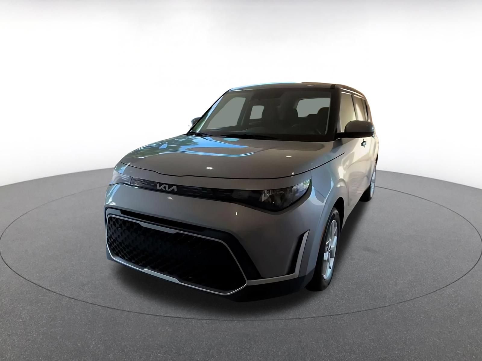 Used 2025 Kia Soul LX w/ LX Technology Package FWD image 6